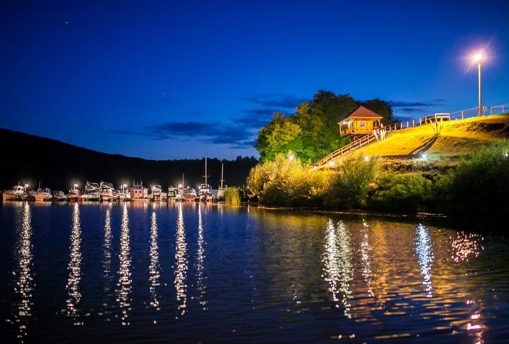 Hotel Yacht Club Mayak Dnistrivka ห้อง รูปภาพ