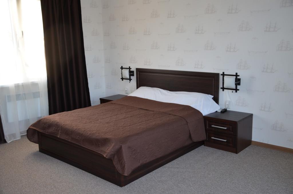 Hotel Yacht Club Mayak Dnistrivka ภายนอก รูปภาพ